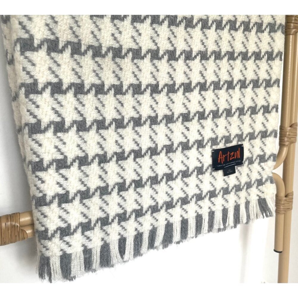 ARTZNL 100% Baby Alpaca Houndstooth Throw Blanket Large Soft Warm Luxury Gray - Picture 7 of 13